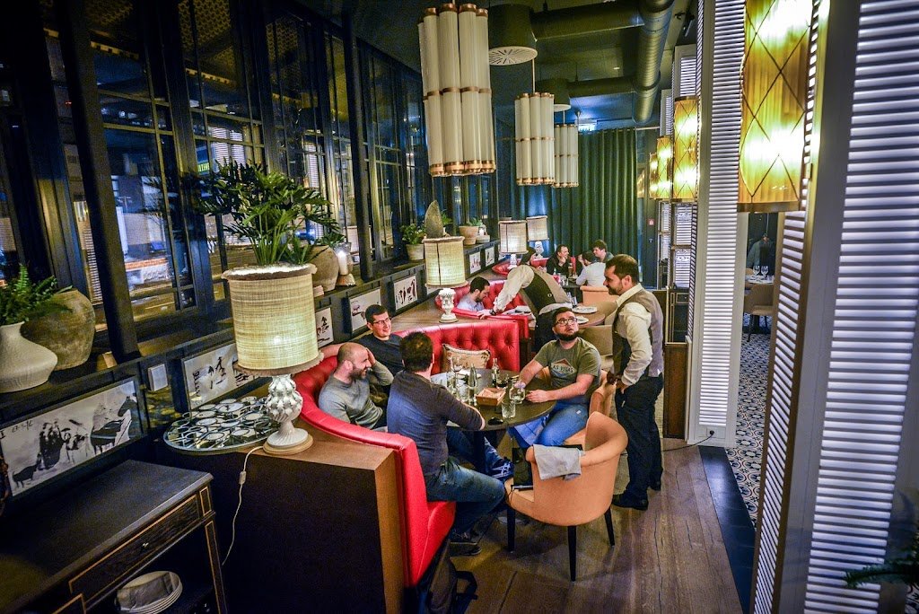 El Barrio Restaurante y Tapas Bar